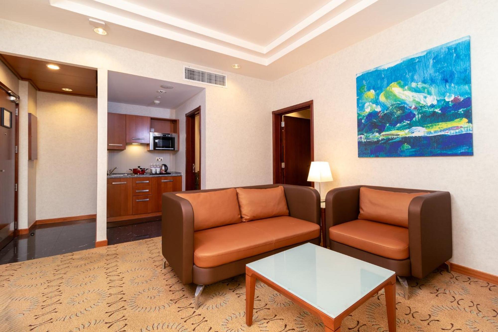 Holiday Inn - Suites Kuwait Salmiya By Ihg Kuwait City Exterior photo